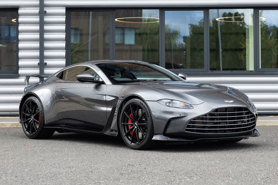 Aston Martin Vantage V12