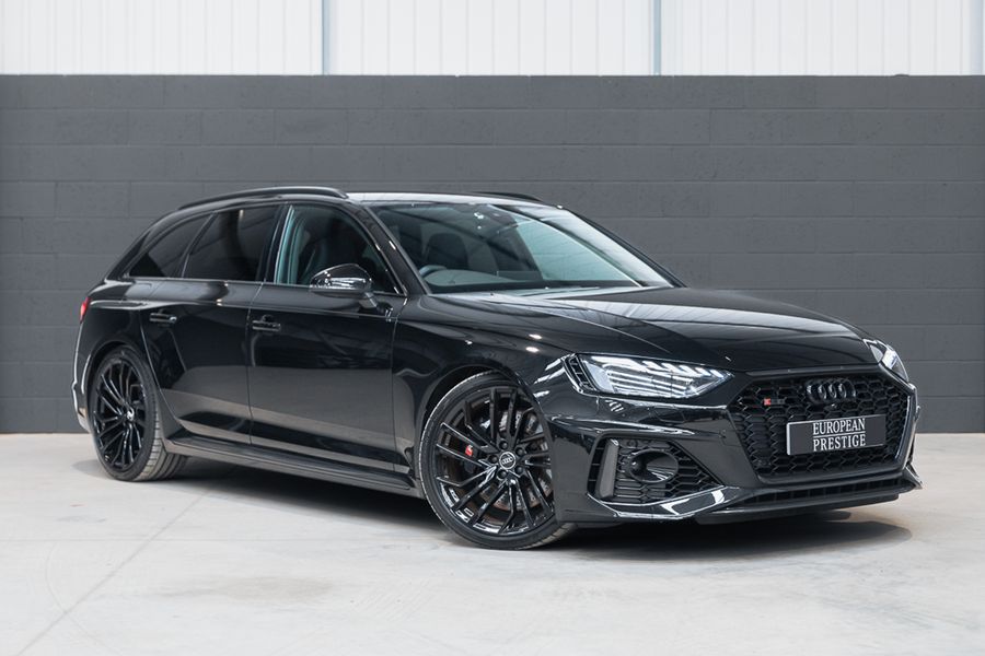 Audi RS4 Avant TFSI Quattro Carbon Black