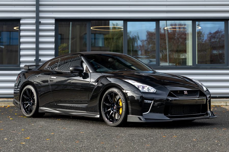 Nissan R35 GT-R Track Edition LM1000