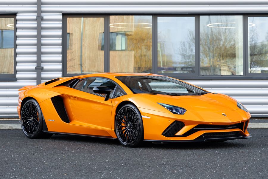 Lamborghini Aventador S LP740-4