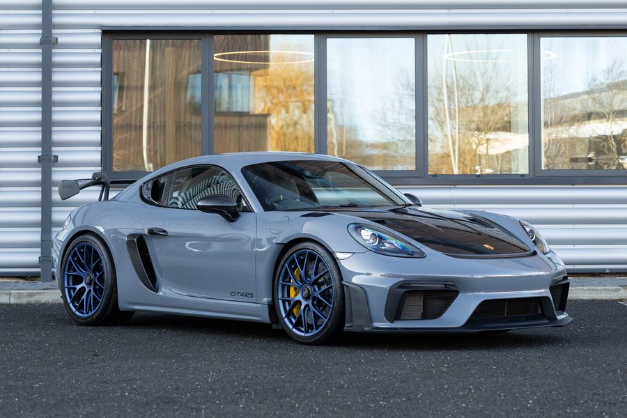 Porsche 718 Cayman GT4 RS Weissach