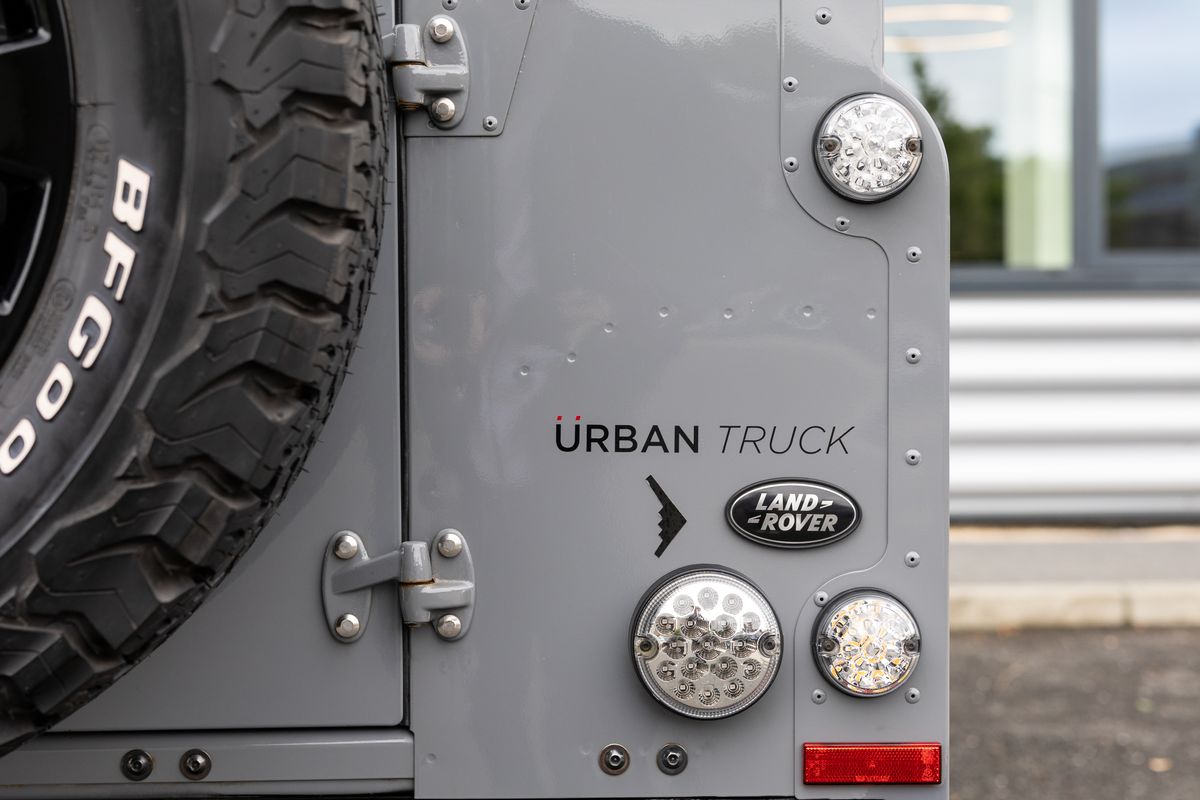 2015 Land Rover Defender 110 Urban Truck