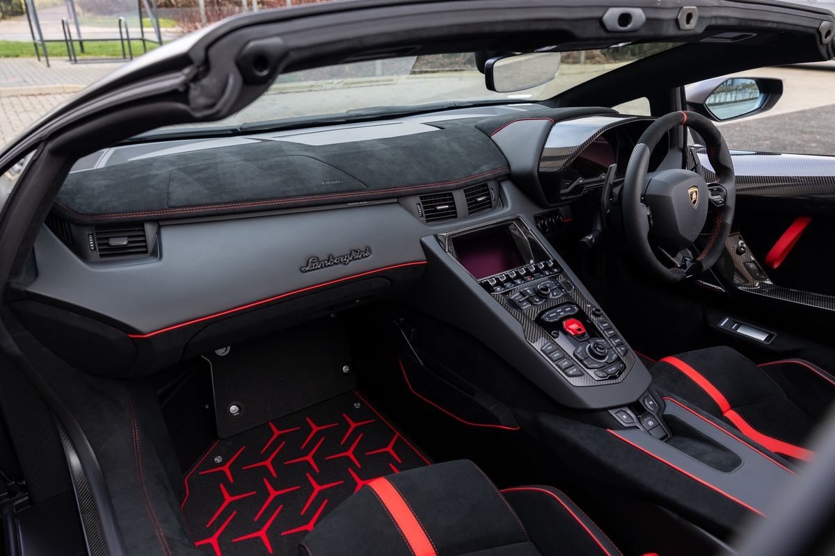2021 Lamborghini Aventador SVJ Roadster