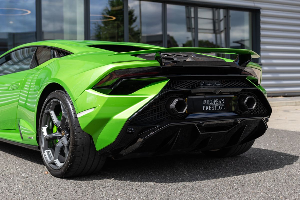 2023 Lamborghini Huracan Tecnica