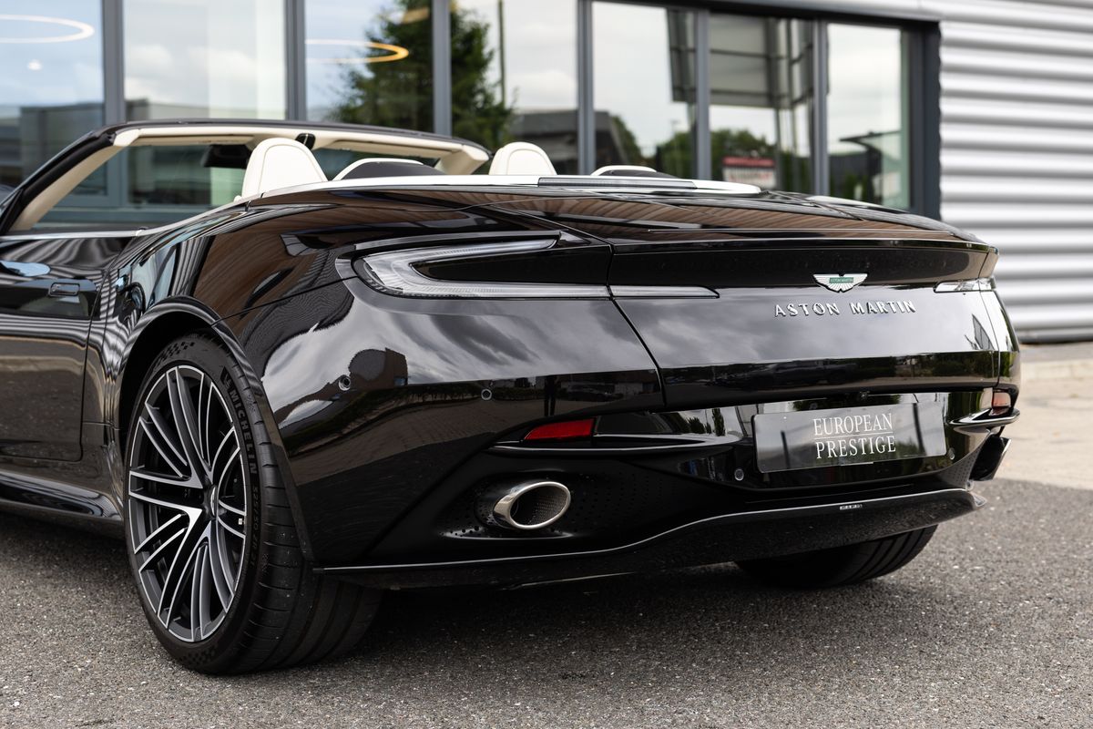 2024 Aston Martin DB12 Volante