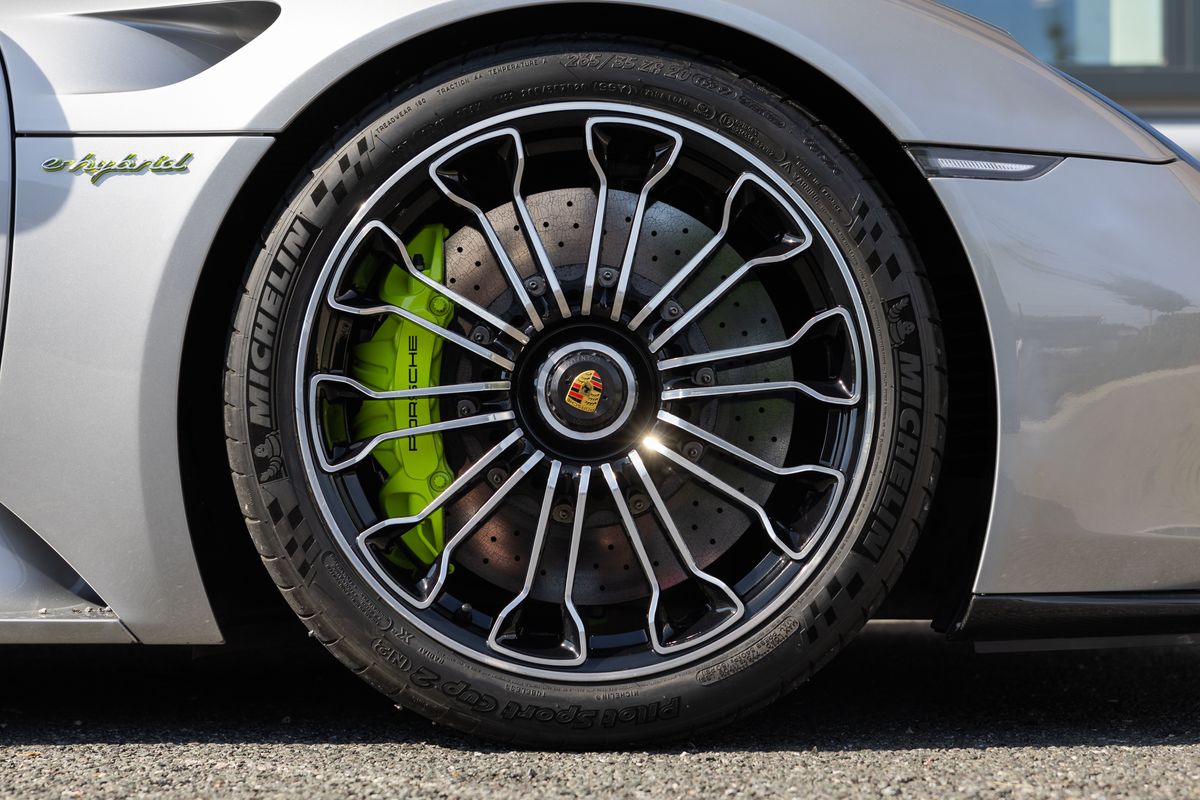 2015 Porsche 918 Spyder