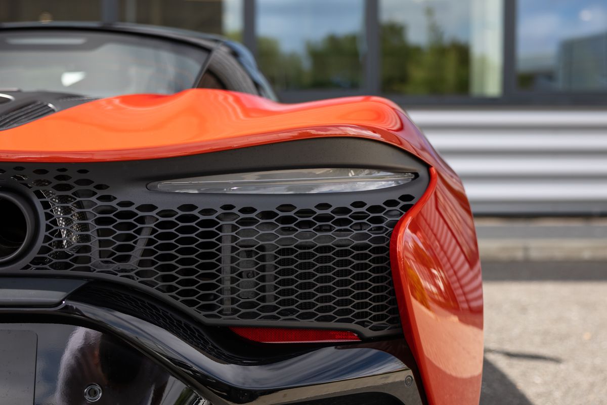 2022 McLaren Artura Performance