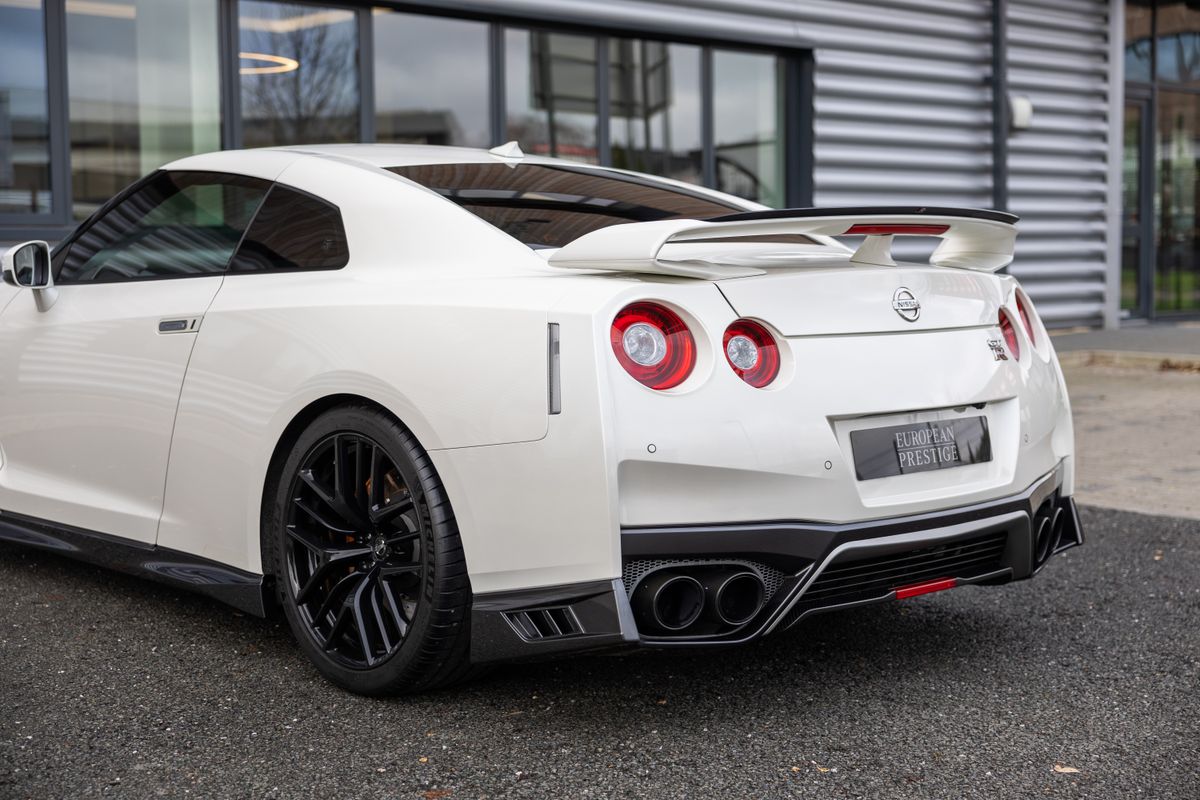 2019 Nissan R35 GT-R Recaro