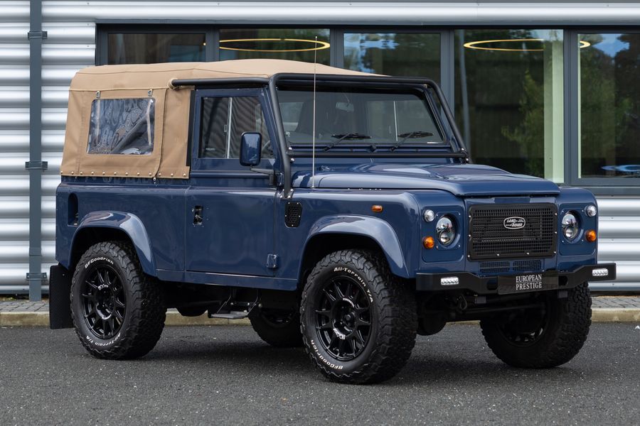 Land Rover Defender 90