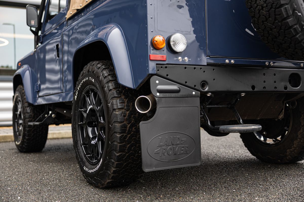 2014 Land Rover Defender 90