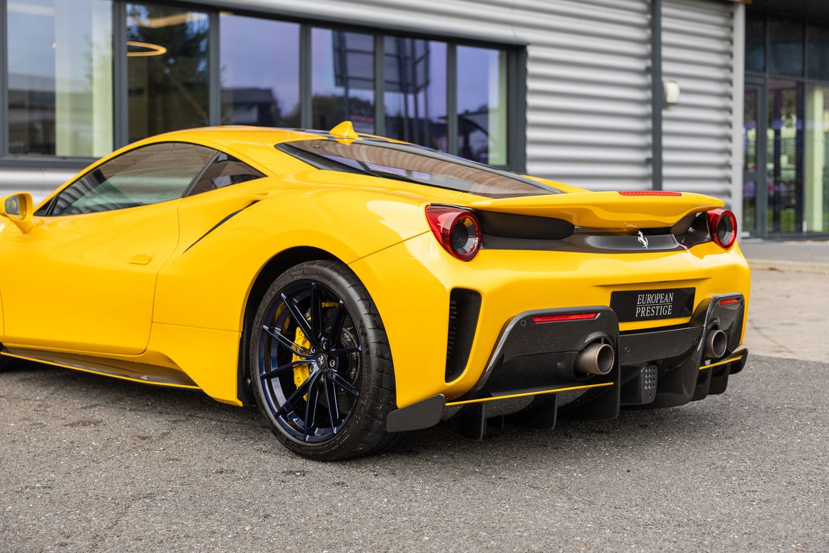 2019 Ferrari 488 Pista