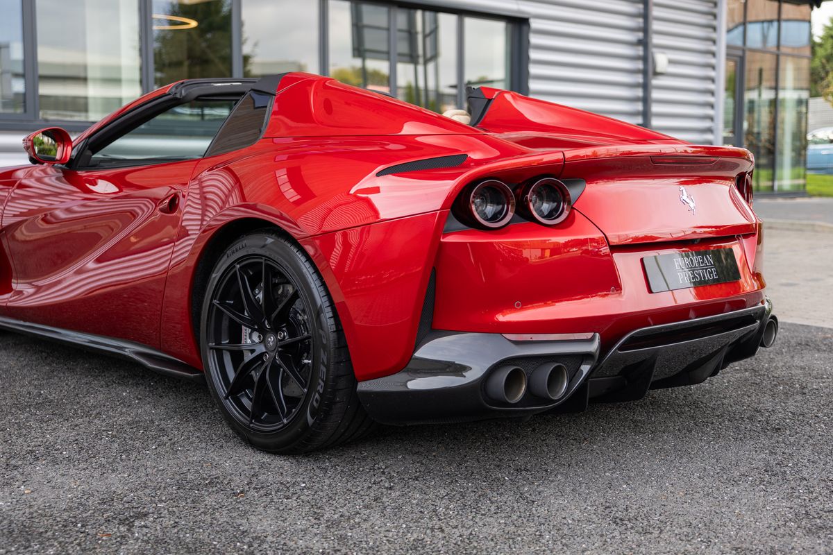 2021 Ferrari 812 GTS