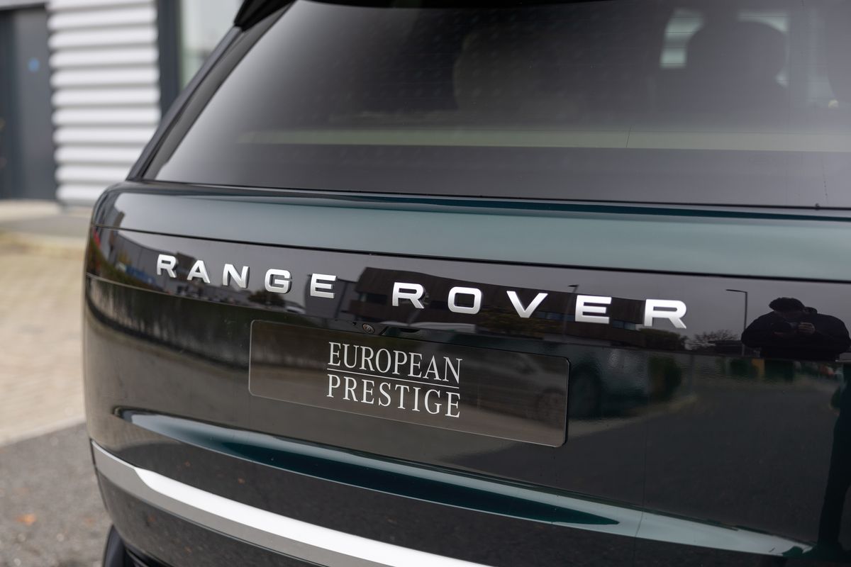 2024 Land Rover Range Rover P460e Autobiography LWB