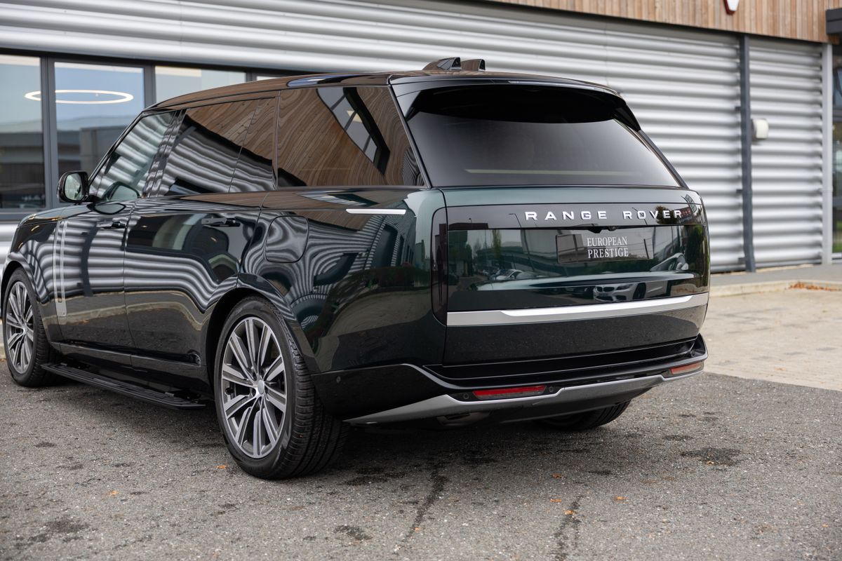 2024 Land Rover Range Rover P460e Autobiography LWB