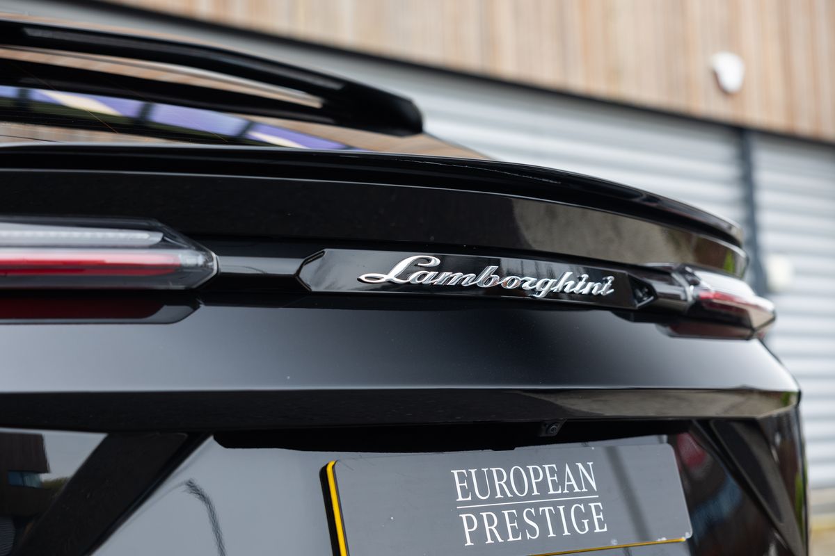 2022 Lamborghini Urus