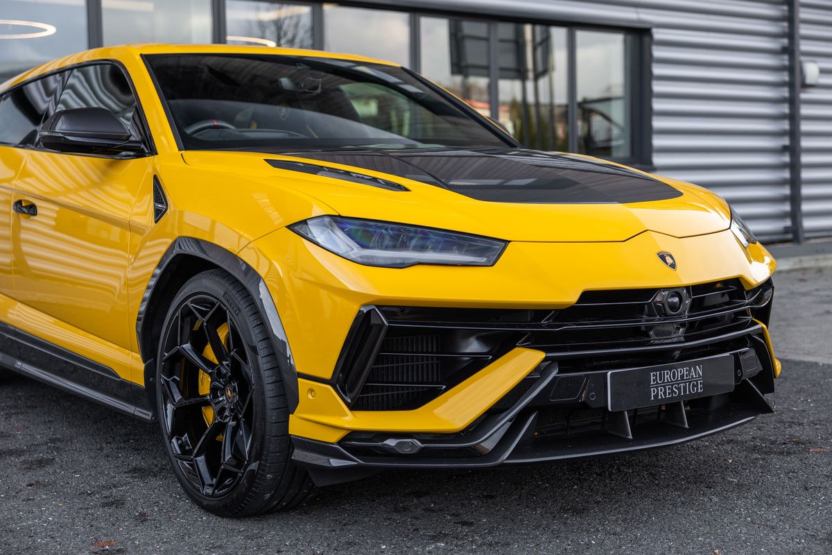 2023 Lamborghini Urus Performante