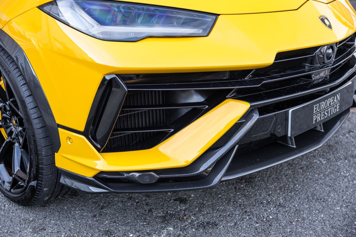 2023 Lamborghini Urus Performante