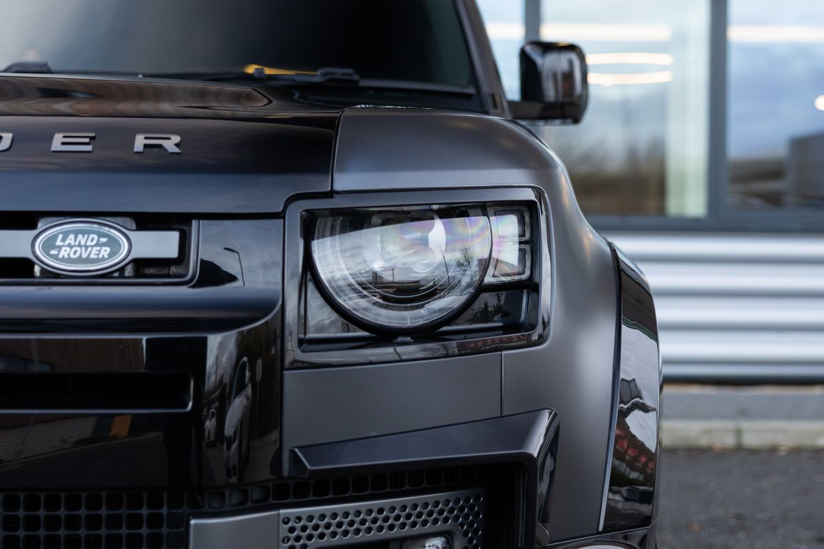 2023 Land Rover Defender 110 V8 Carpathian Edition