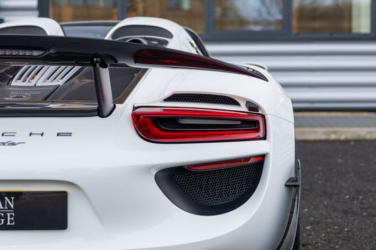 2016 Porsche 918 Spyder