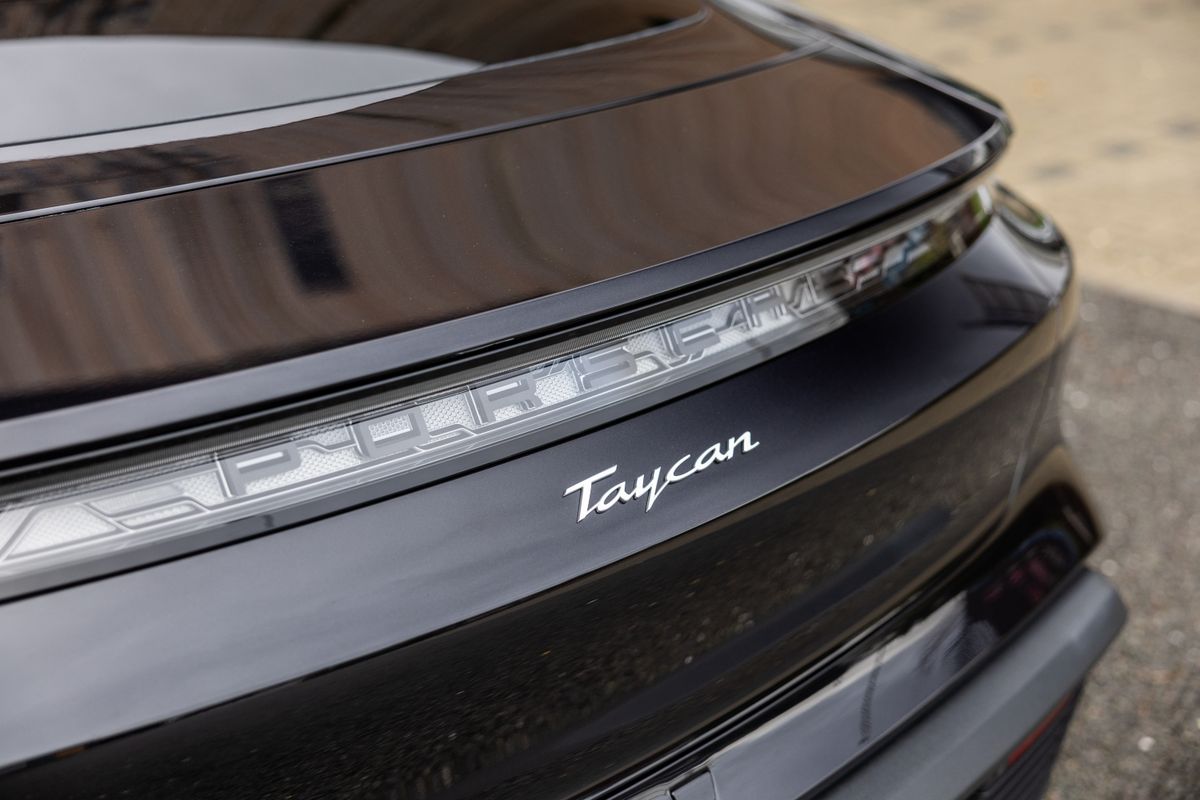 2023 Porsche Taycan Performance Plus