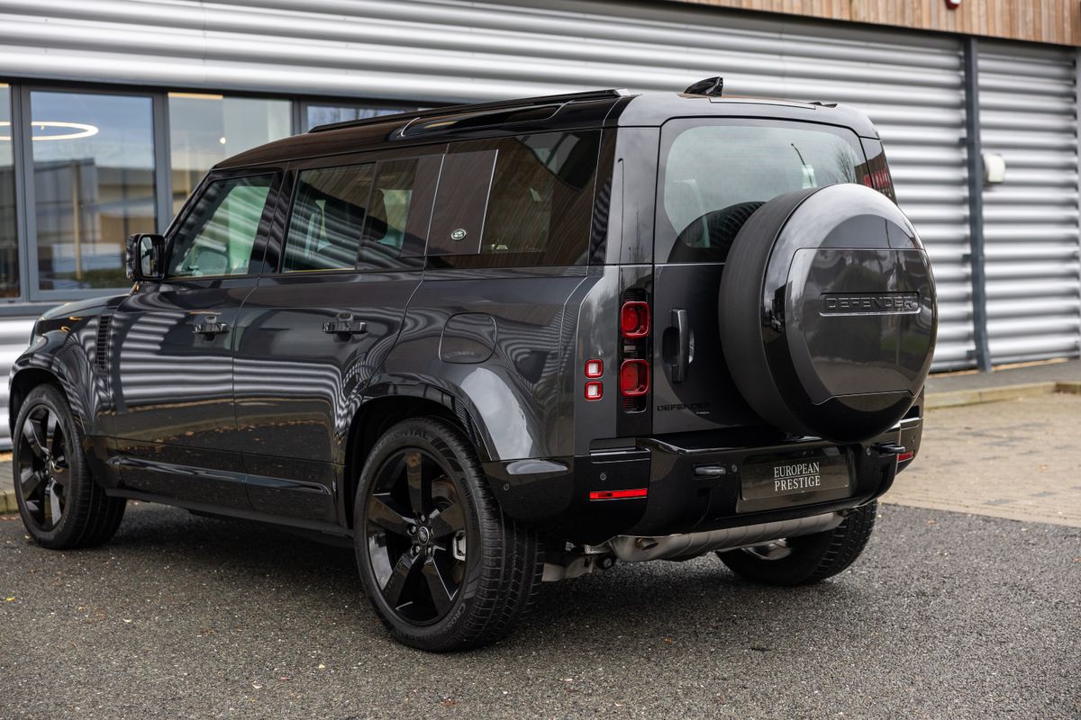 2022 Land Rover Defender X-Dynamic P400e HSE