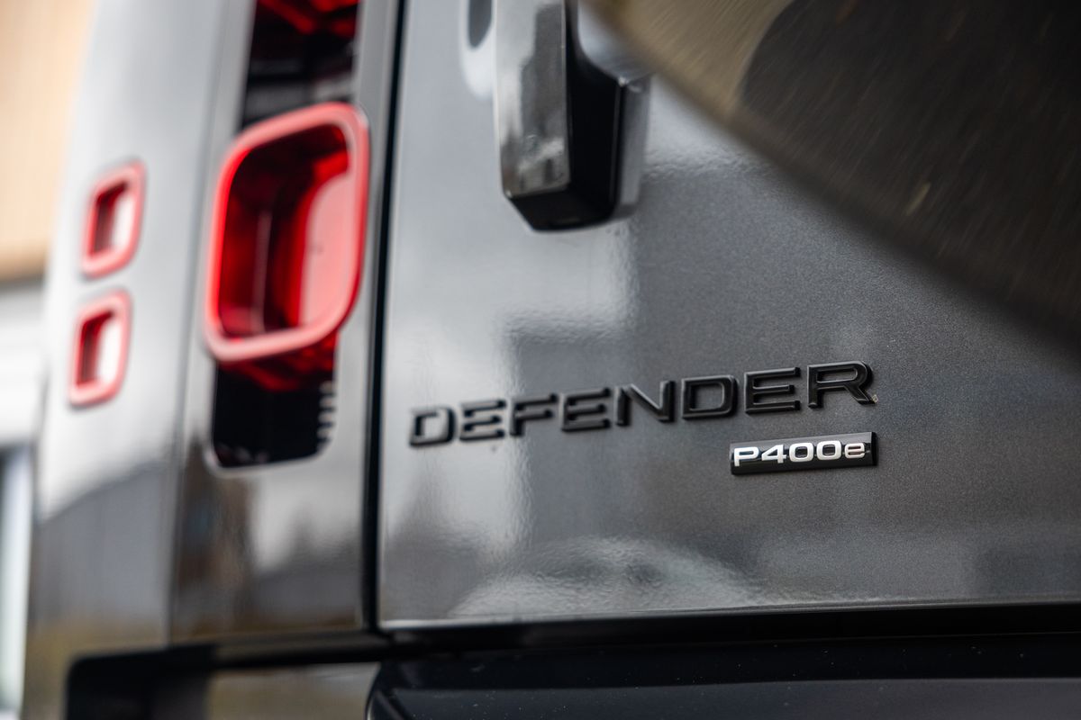 2022 Land Rover Defender X-Dynamic P400e HSE