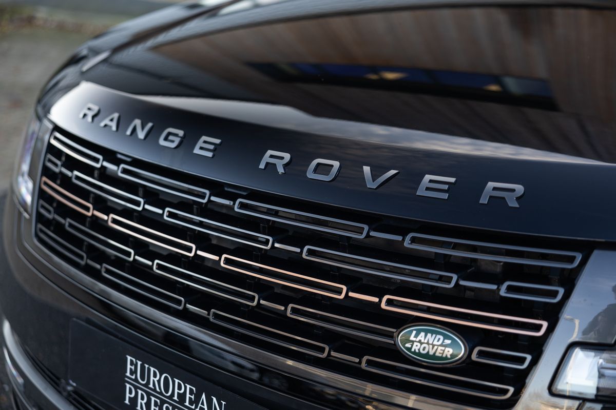 2024 Land Rover Range Rover P550e Autobiography