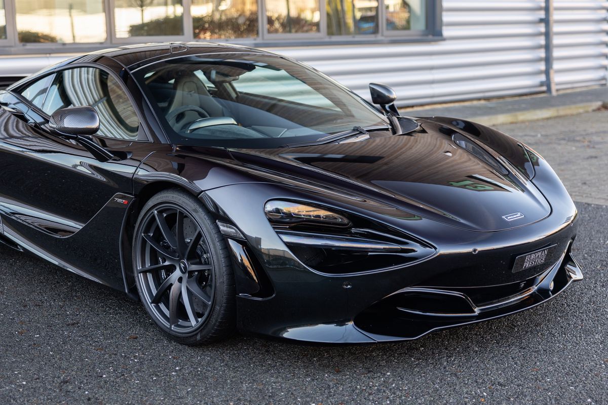 2022 McLaren 720S