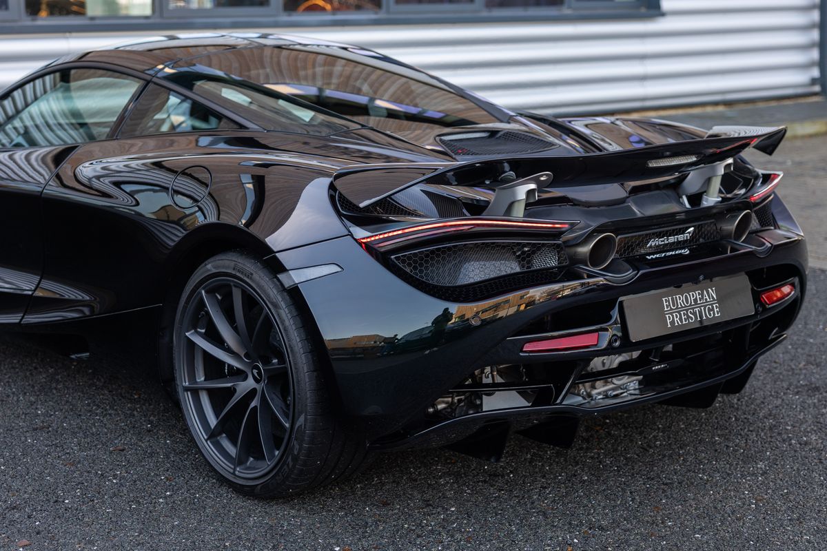 2022 McLaren 720S