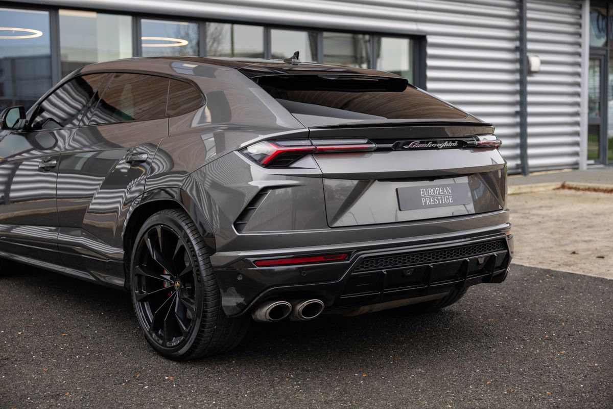 2022 Lamborghini Urus