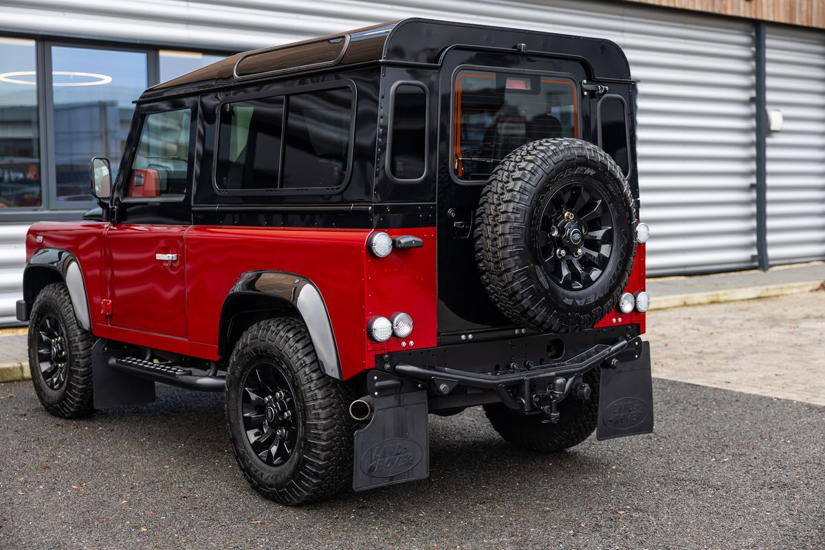 2015 Land Rover Defender 90 Autobiography Edition