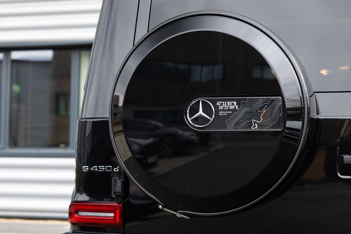 2025 Mercedes-Benz G450 d AMG Line Premium Plus