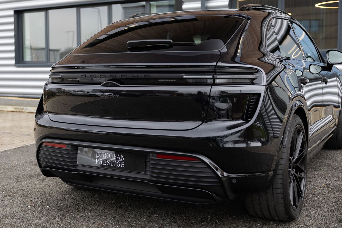 2024 Porsche Macan Turbo Electric