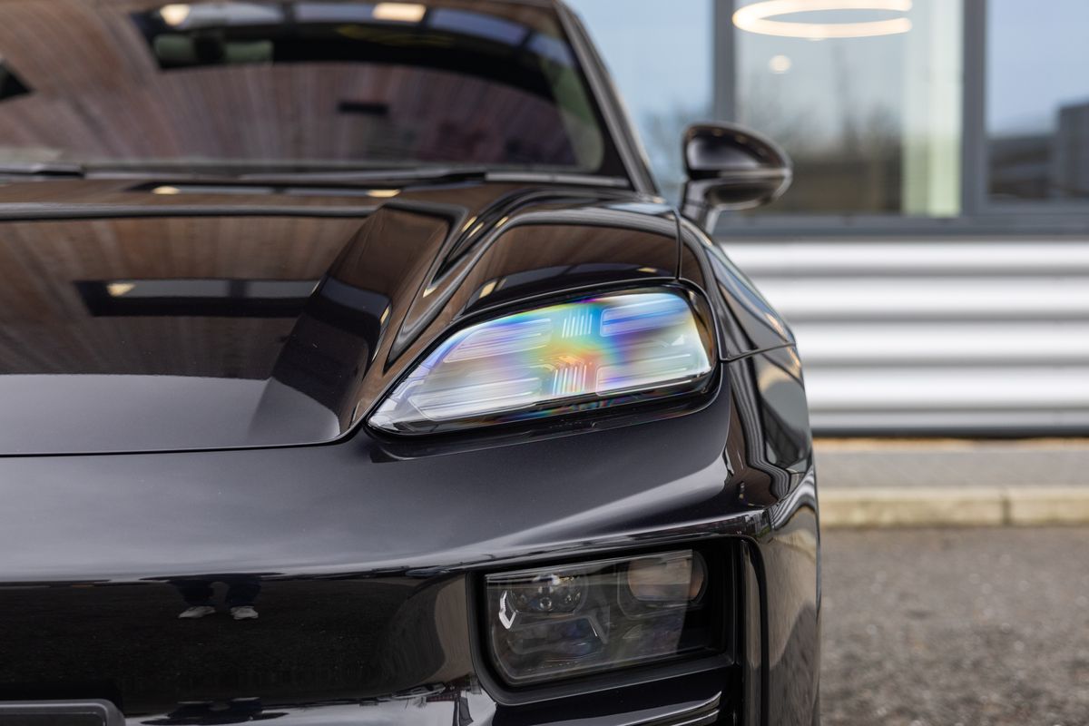 2024 Porsche Macan Turbo Electric