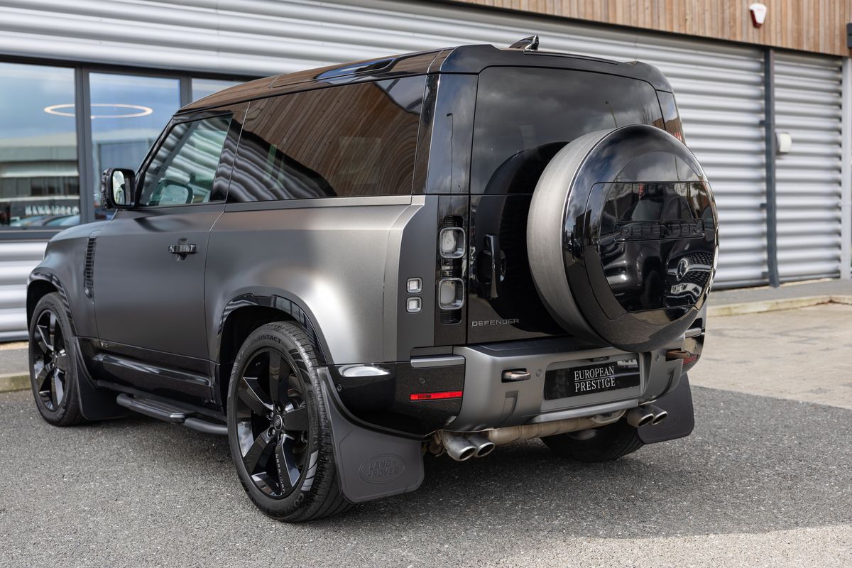 2022 Land Rover Defender 90 V8 Carpathian Edition