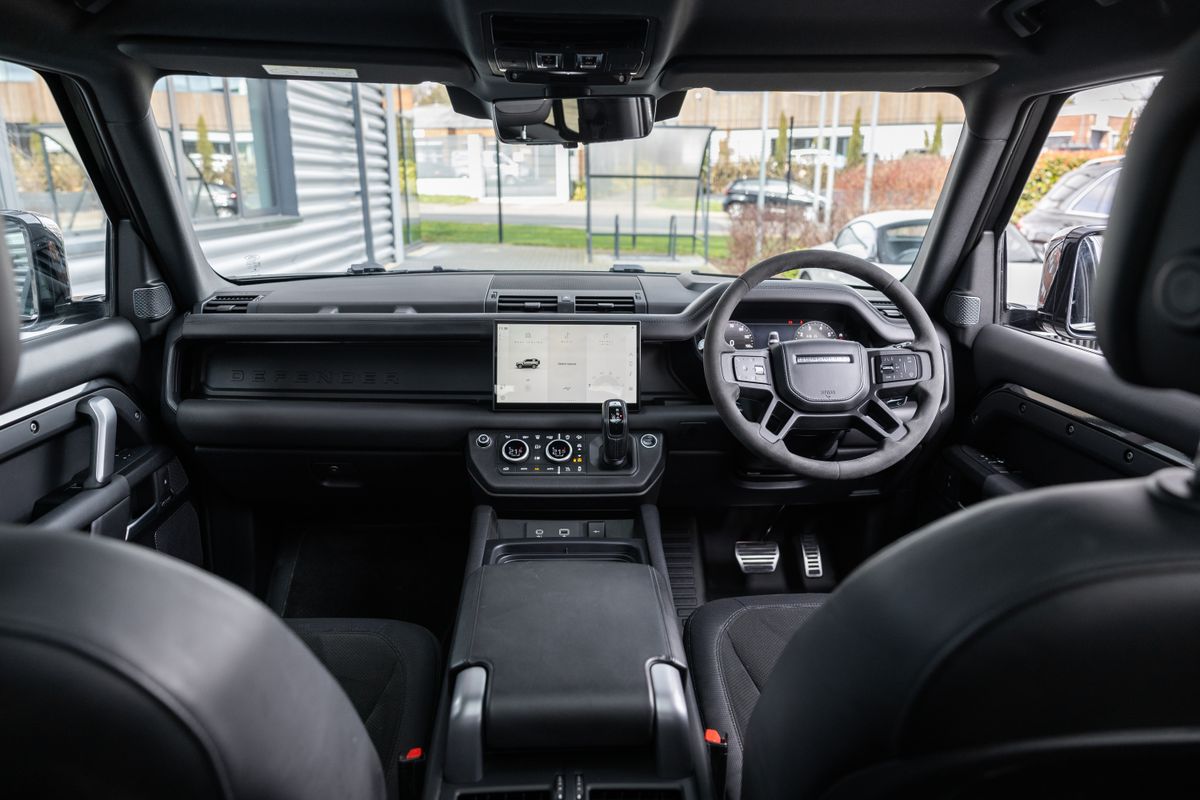 2022 Land Rover Defender 90 V8 Carpathian Edition